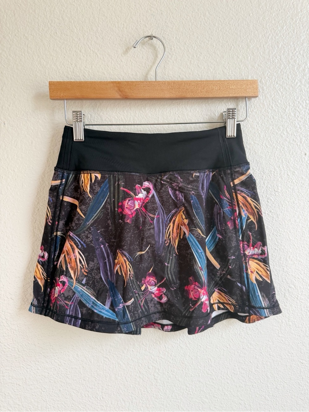 Lululemon Pace Rival Mid-Rise Skirt Veiled Floral Black Multi Women’s Size 0 XS